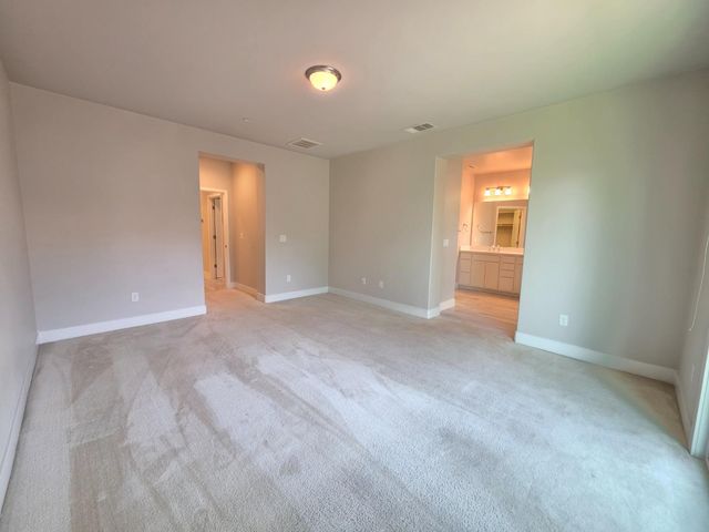 5873 Da Vinci Way, Sacramento, CA 95835