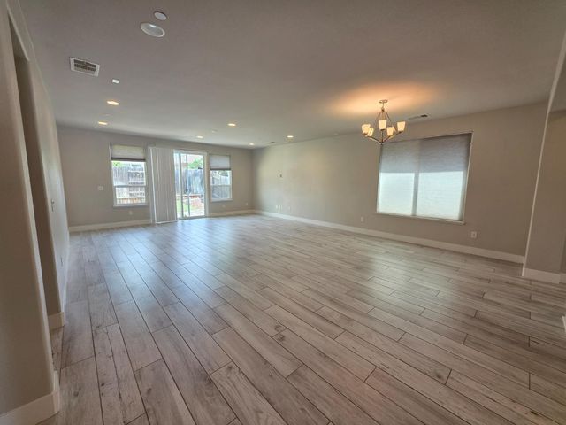 5873 Da Vinci Way, Sacramento, CA 95835