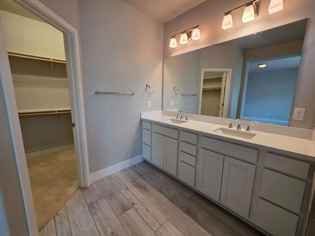 5873 Da Vinci Way, Sacramento, CA 95835