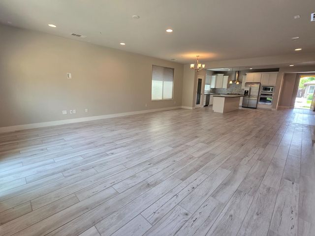 5873 Da Vinci Way, Sacramento, CA 95835