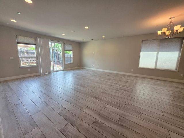 5873 Da Vinci Way, Sacramento, CA 95835