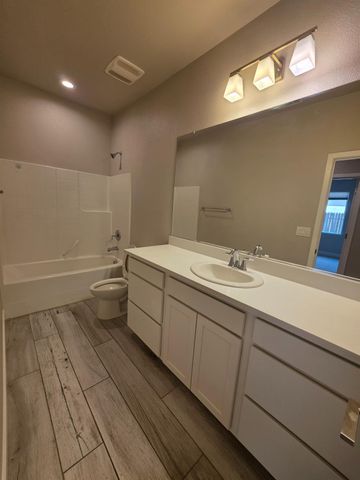 5873 Da Vinci Way, Sacramento, CA 95835