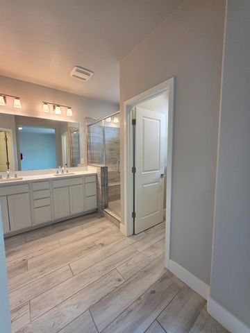 5873 Da Vinci Way, Sacramento, CA 95835