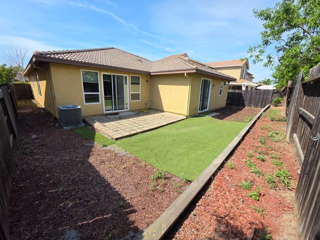 5873 Da Vinci Way, Sacramento, CA 95835