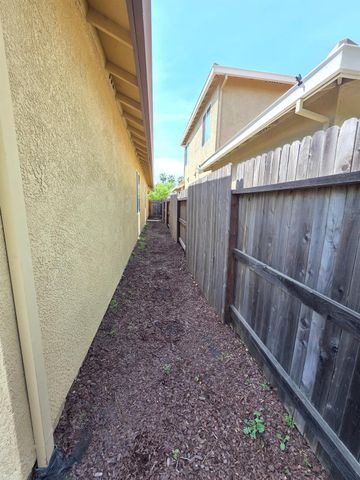 5873 Da Vinci Way, Sacramento, CA 95835