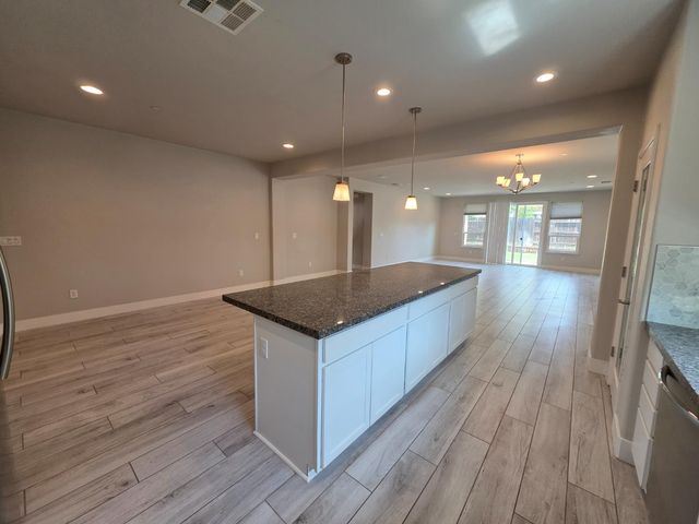 5873 Da Vinci Way, Sacramento, CA 95835