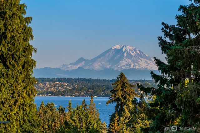 6070 Seward Park Avenue S, Seattle, WA 98118