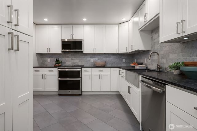 6070 Seward Park Avenue S, Seattle, WA 98118