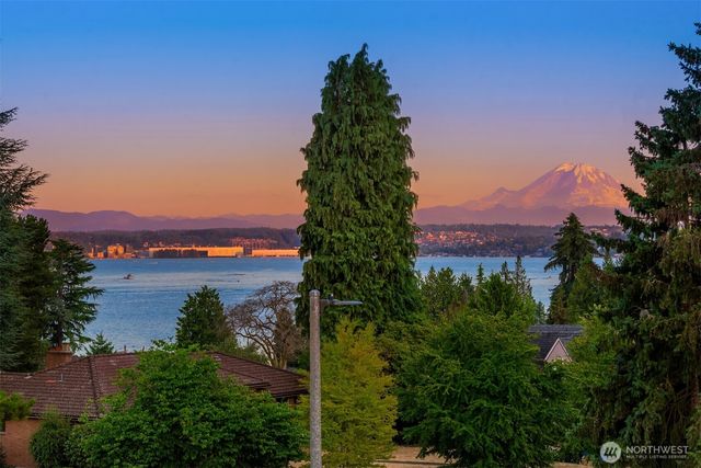 6070 Seward Park Avenue S, Seattle, WA 98118