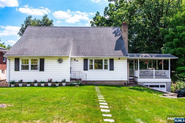 186 Macdonald Drive, Wayne, NJ 07470