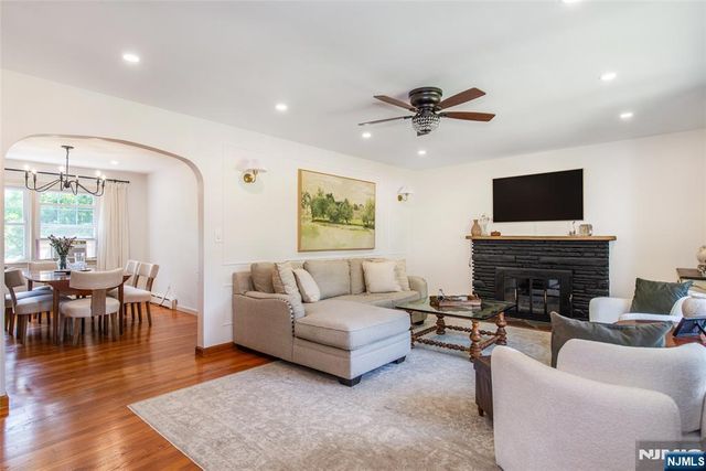 186 Macdonald Drive, Wayne, NJ 07470