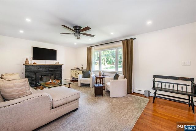 186 Macdonald Drive, Wayne, NJ 07470