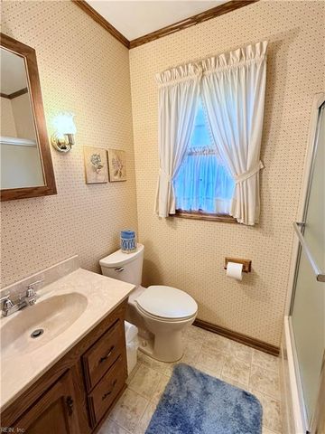 220 Robinson DR, Newport News, VA 23601