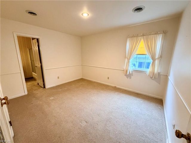 220 Robinson DR, Newport News, VA 23601