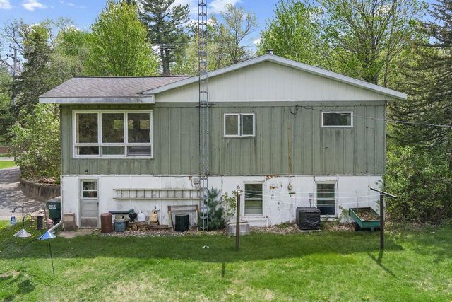 719 Silver Lake Drive, Portage, WI 53901