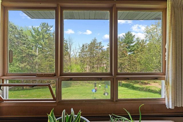 719 Silver Lake Drive, Portage, WI 53901