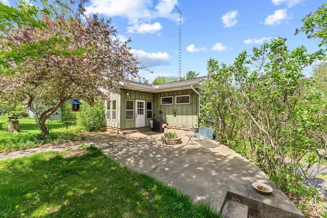 719 Silver Lake Drive, Portage, WI 53901