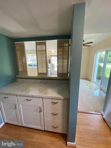 4002 GOLF VIEW DR DR #4002, Newark, DE 19702