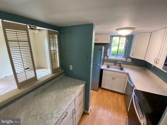 4002 GOLF VIEW DR DR #4002, Newark, DE 19702