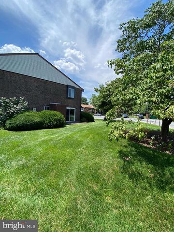 4002 GOLF VIEW DR DR #4002, Newark, DE 19702