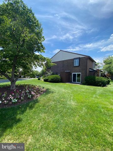 4002 GOLF VIEW DR DR #4002, Newark, DE 19702