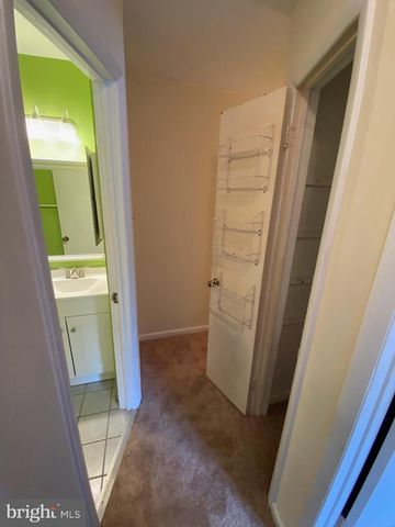 4002 GOLF VIEW DR DR #4002, Newark, DE 19702