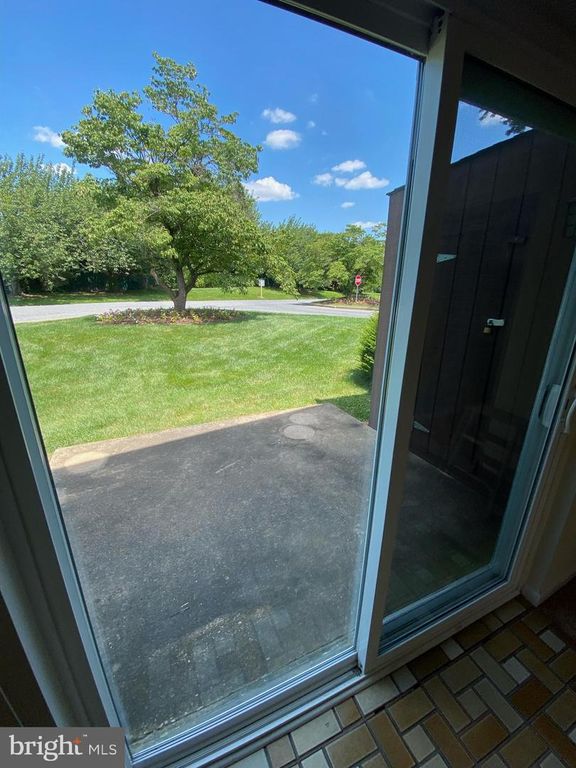4002 GOLF VIEW DR DR #4002, Newark, DE 19702