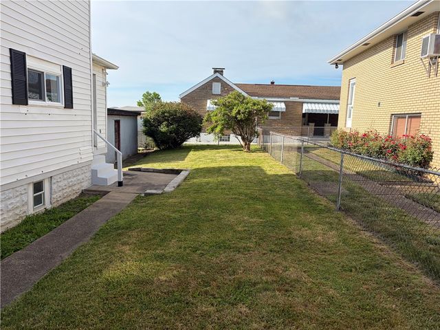 641 3rd St, Donora, PA 15033