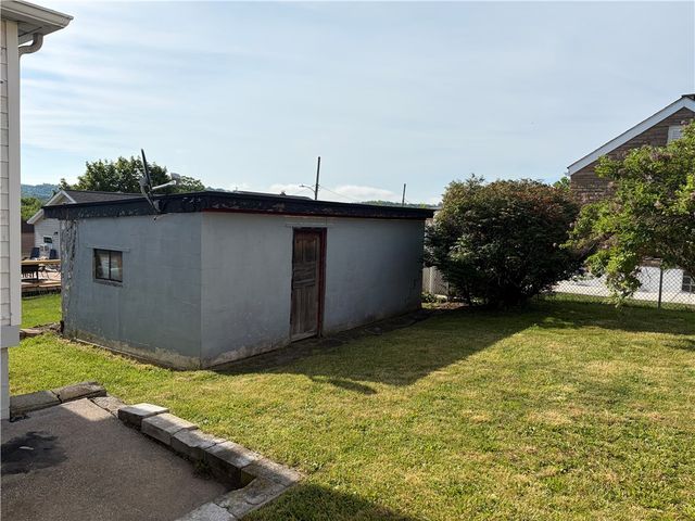 641 3rd St, Donora, PA 15033