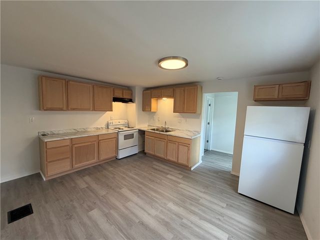 641 3rd St, Donora, PA 15033