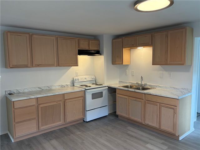 641 3rd St, Donora, PA 15033