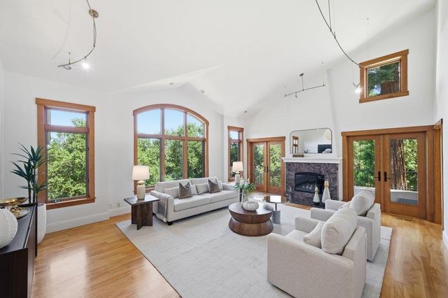 26950 Orchard Hill Lane, Los Altos Hills, CA 94022