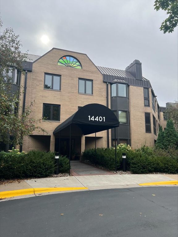 14401 Atrium Way 131, Minnetonka, MN 55345 — exterior