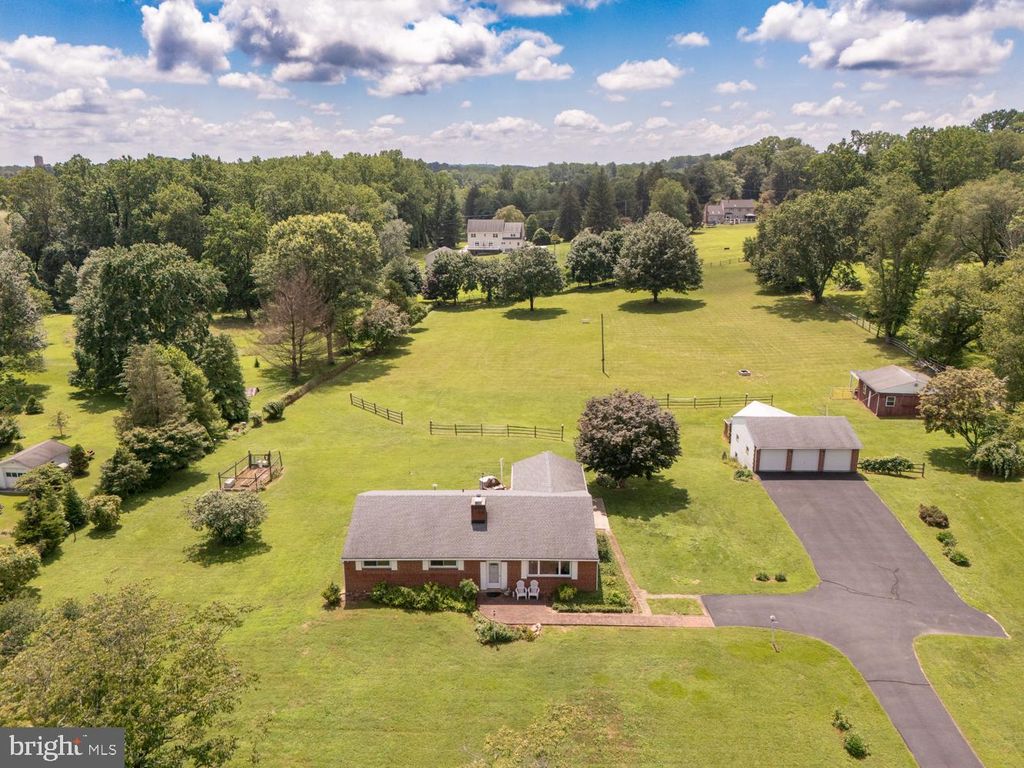 1090 WILSON AVE, Glen Mills, PA 19342
