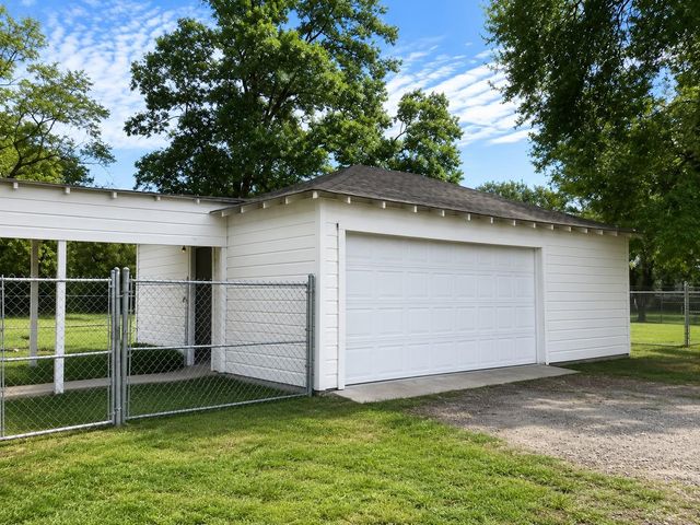940 Plum ST, Lockhart, TX 78644