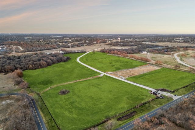 608 Wiesen Way, Bartonville, TX 76226