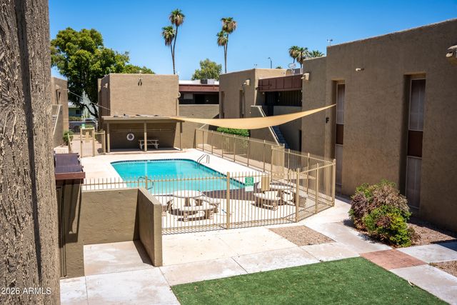 1701 W TUCKEY Lane 229, Phoenix, AZ 85015