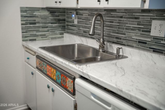 1701 W TUCKEY Lane 229, Phoenix, AZ 85015