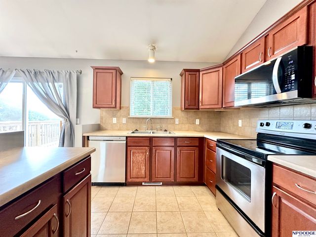 8008 S 161 Terrace, Omaha, NE 68136