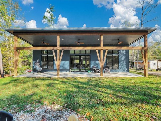 1185 County Road 4921, Etoile, TX 75944