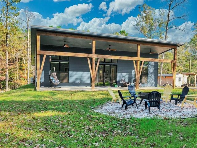 1185 County Road 4921, Etoile, TX 75944