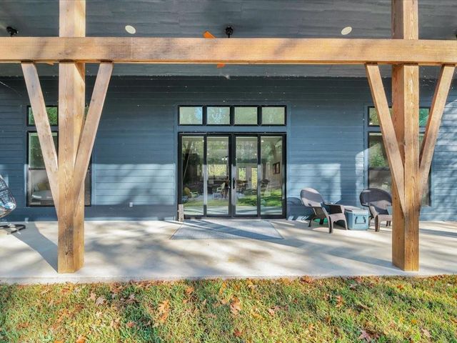 1185 County Road 4921, Etoile, TX 75944