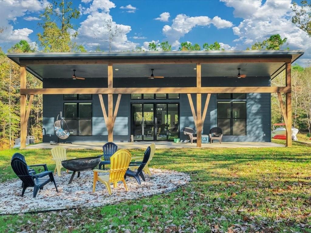 1185 County Road 4921, Etoile, TX 75944