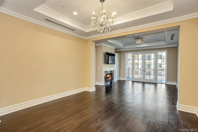1000 Royal Court 1105, North Hills, NY 11030