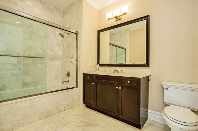 1000 Royal Court 1105, North Hills, NY 11030