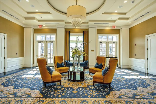 1000 Royal Court 1105, North Hills, NY 11030