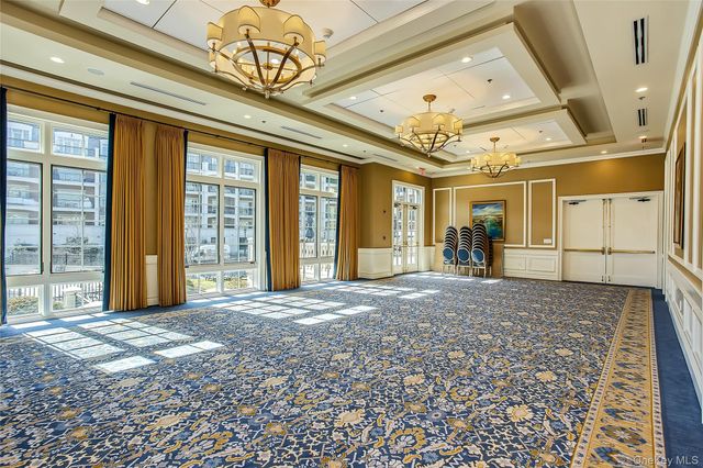 1000 Royal Court 1105, North Hills, NY 11030