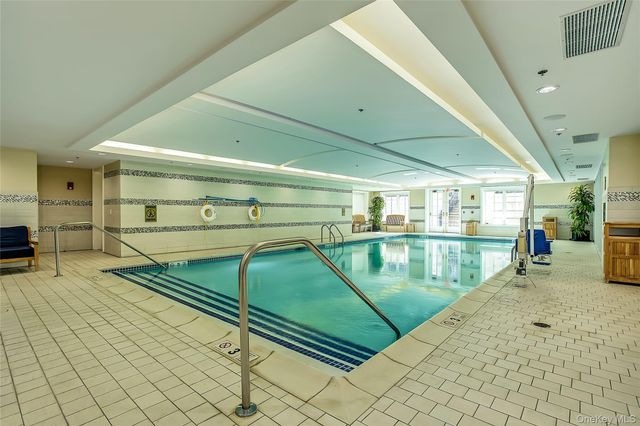 1000 Royal Court 1105, North Hills, NY 11030