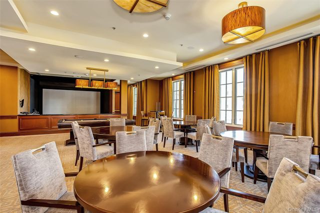 1000 Royal Court 1105, North Hills, NY 11030