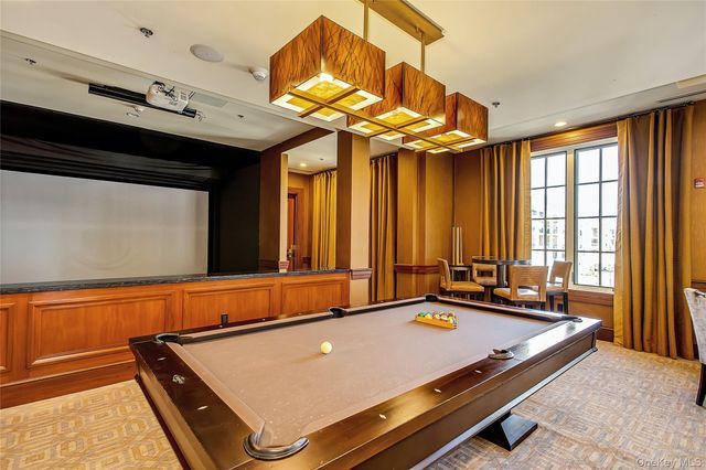 1000 Royal Court 1105, North Hills, NY 11030